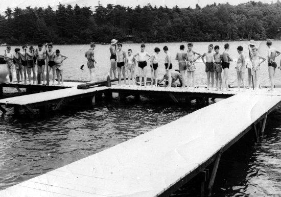 Scouts at the waterfront (late 1940s)